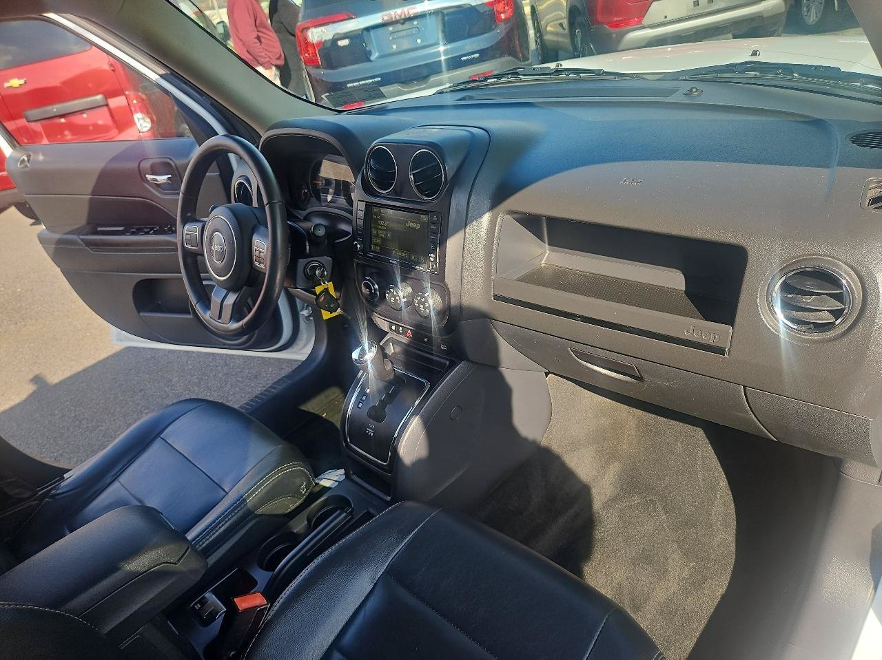 Used 2016 Jeep Patriot High Altitude AWD/4WD image 18