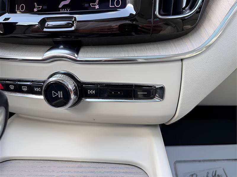 Used 2021 Volvo XC60 T5 Inscription w/ Climate Package AWD/4WD image 42