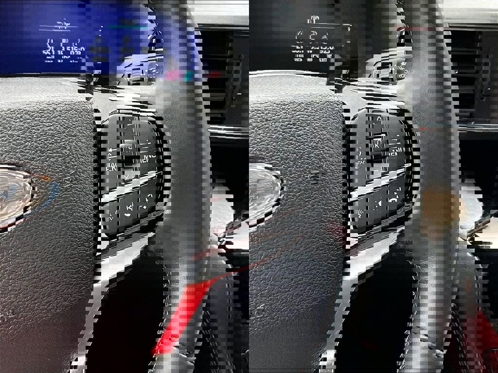 Used 2022 Ford Explorer Platinum w/ Equipment Group 601A AWD/4WD image 20