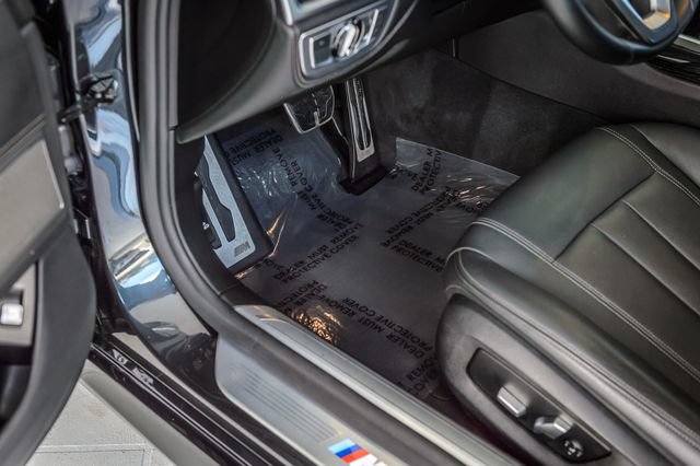 Used 2019 BMW 740i w/ M Sport Package RWD image 42