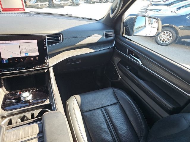 Used 2023 Jeep Wagoneer L Series II image 26