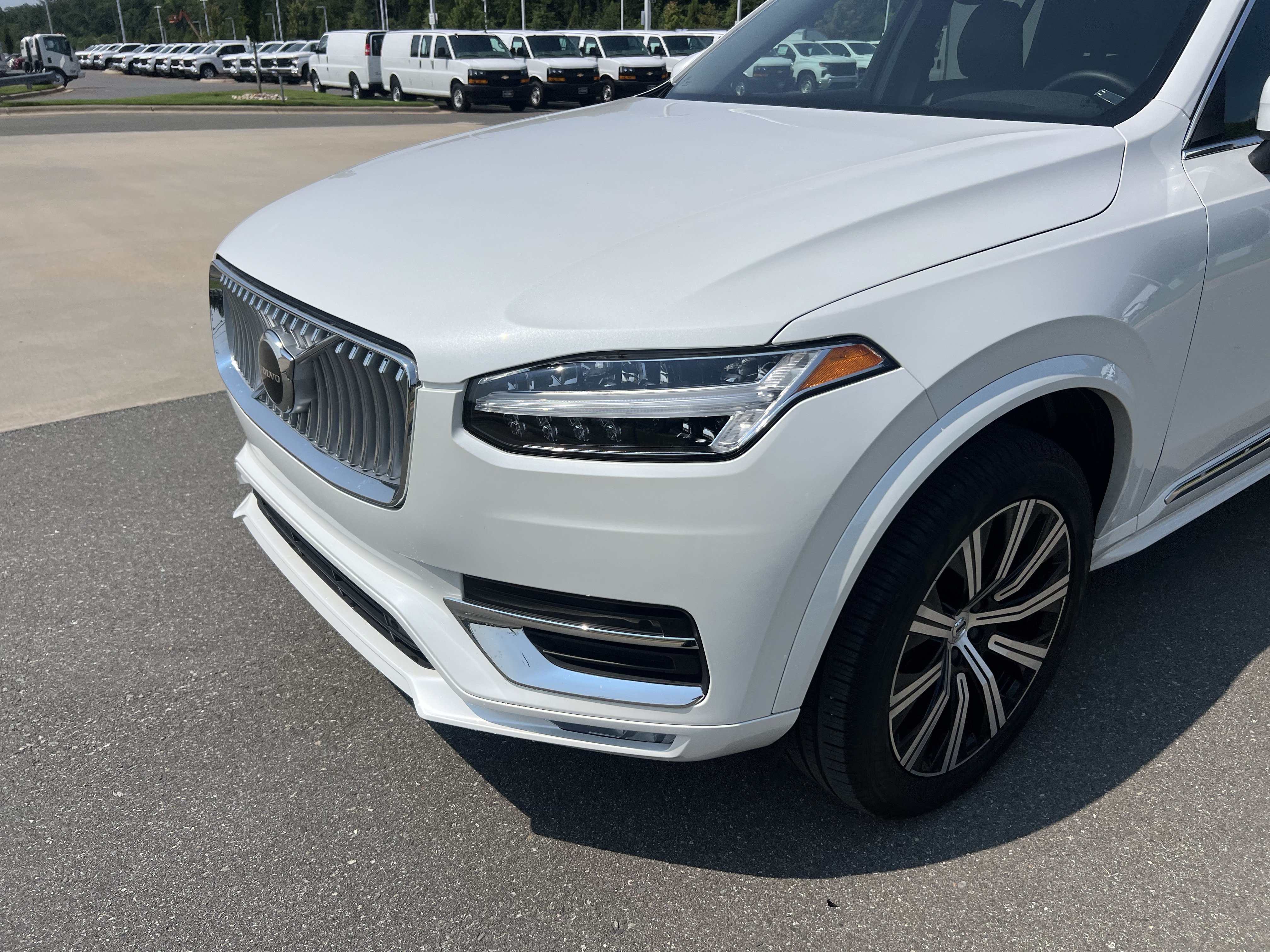 Used 2025 Volvo XC90 B5 Core AWD/4WD image 12