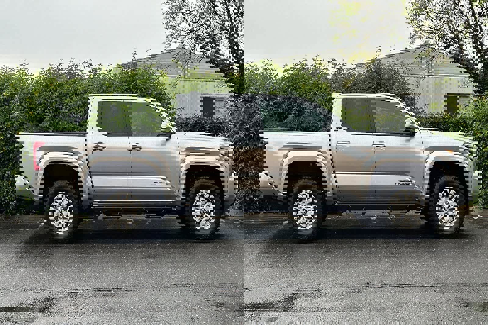 Used 2025 Toyota Tacoma SR5 w/ SR5 Upgrade Package image 2