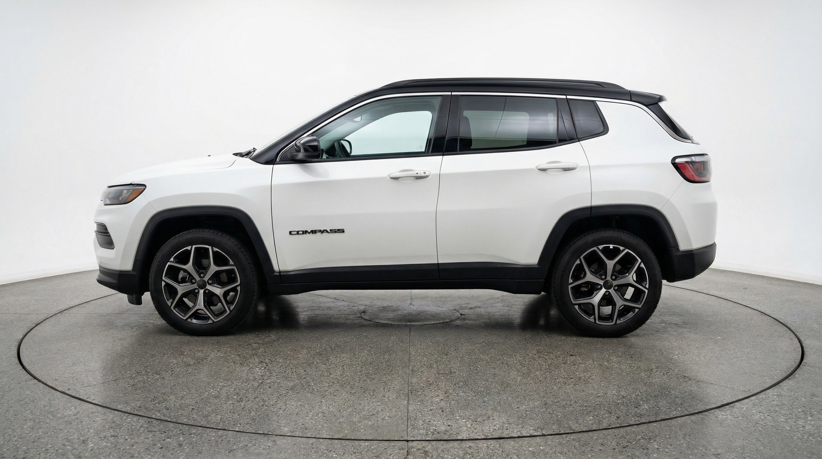 Used 2025 Jeep Compass Limited image 5