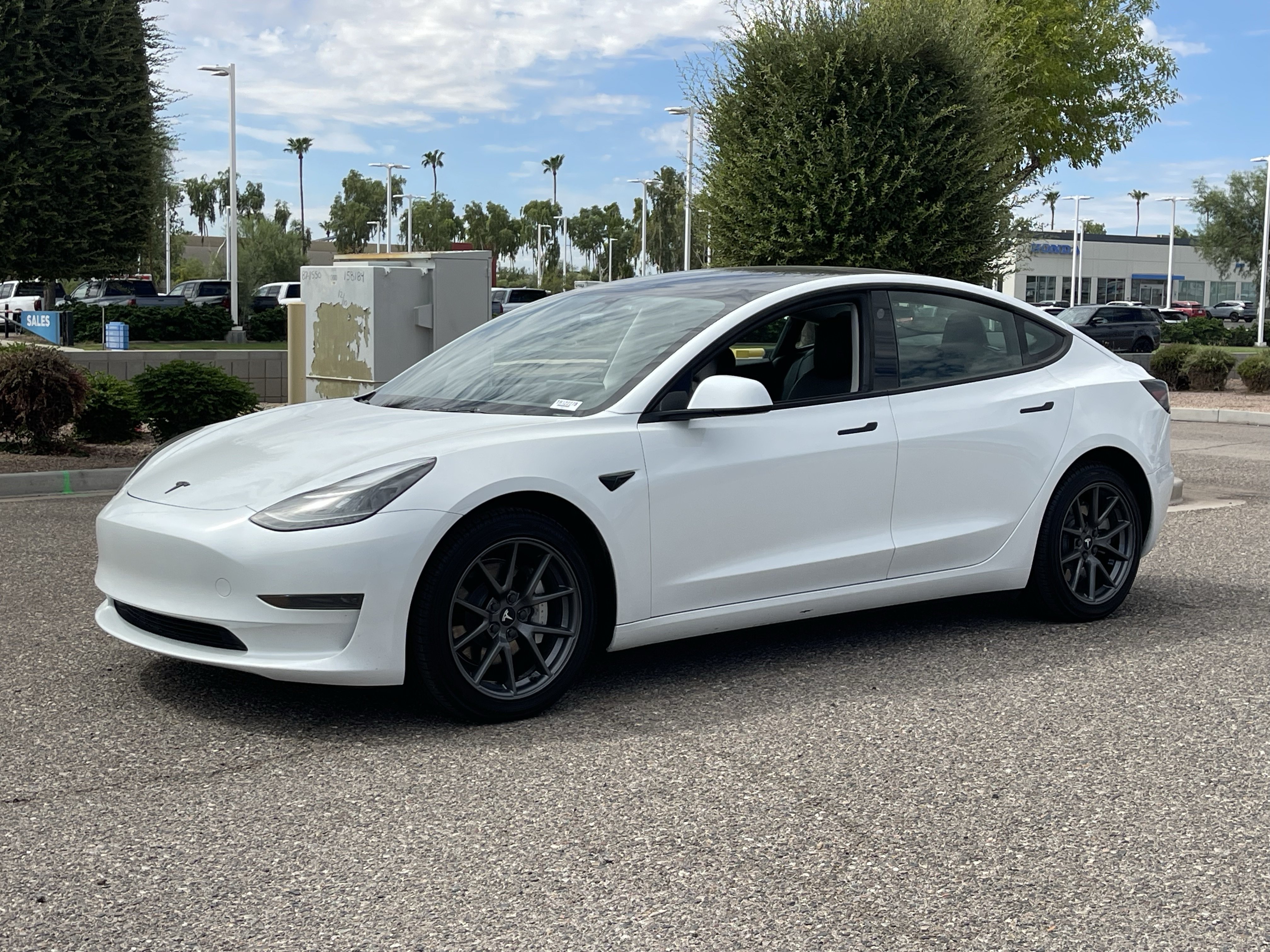 Used 2023 Tesla Model 3 Standard Range RWD image 2