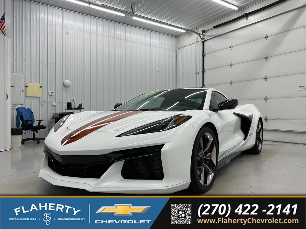 Used 2025 Chevrolet Corvette Z06 RWD image 6