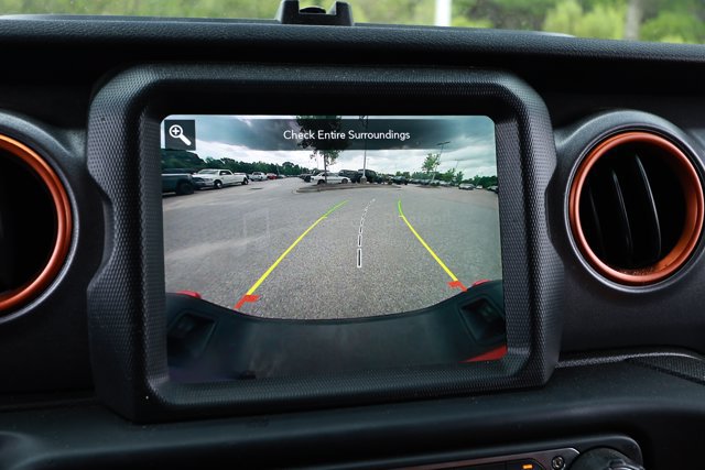 Used 2022 Jeep Gladiator Mojave w/ Cold Weather Group AWD/4WD image 9