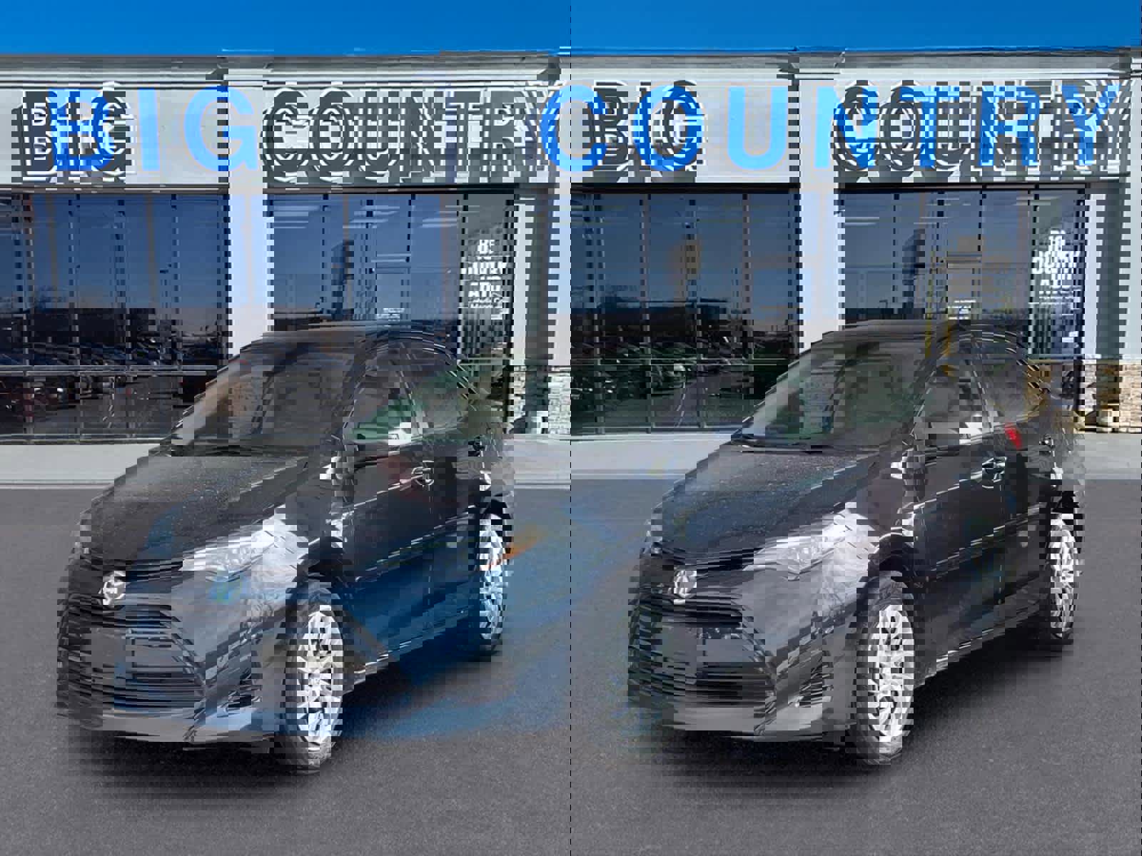 Used 2018 Toyota Corolla LE image 1