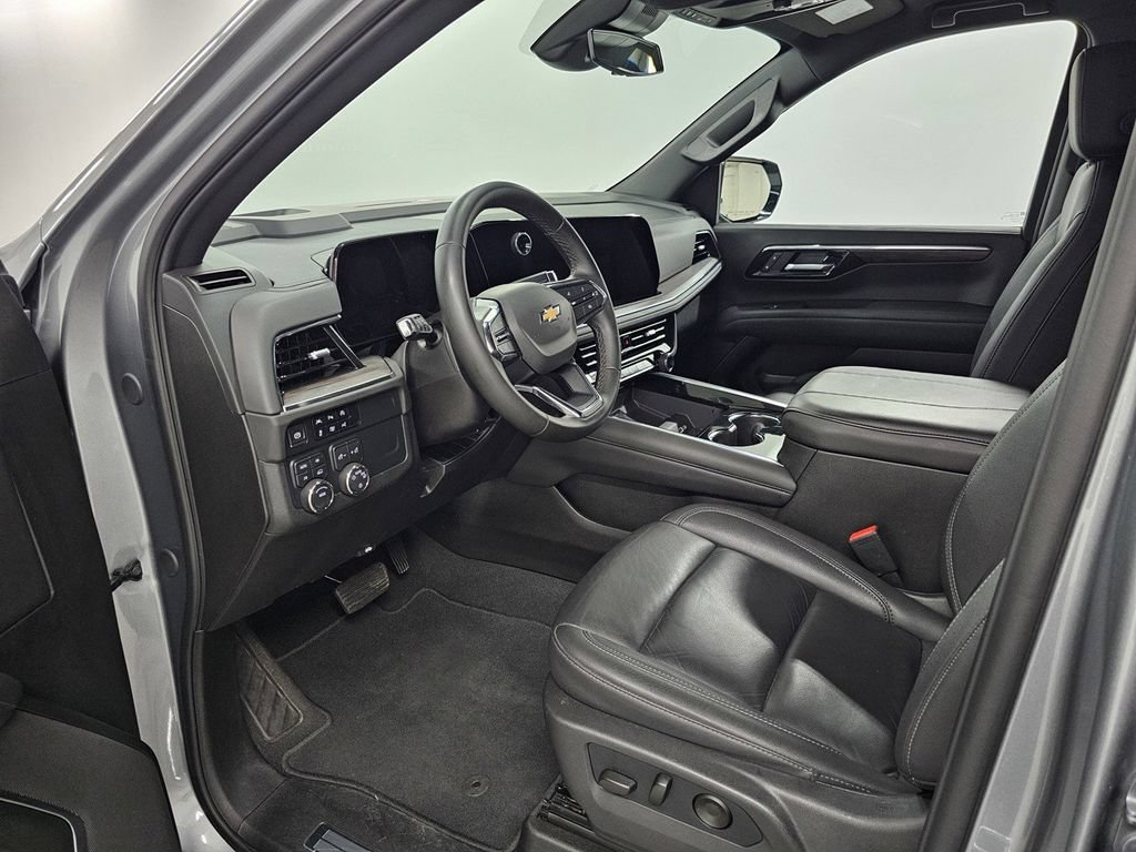 Used 2025 Chevrolet Tahoe LT AWD/4WD image 13