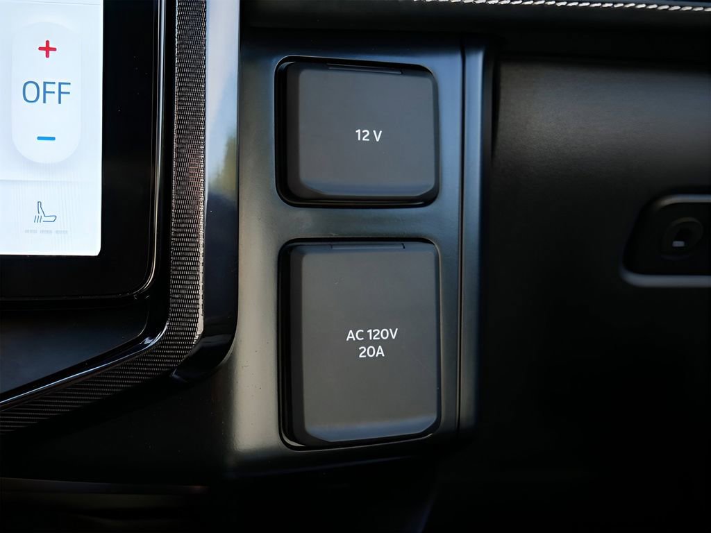 Used 2024 Ford F150 Lightning Platinum image 25
