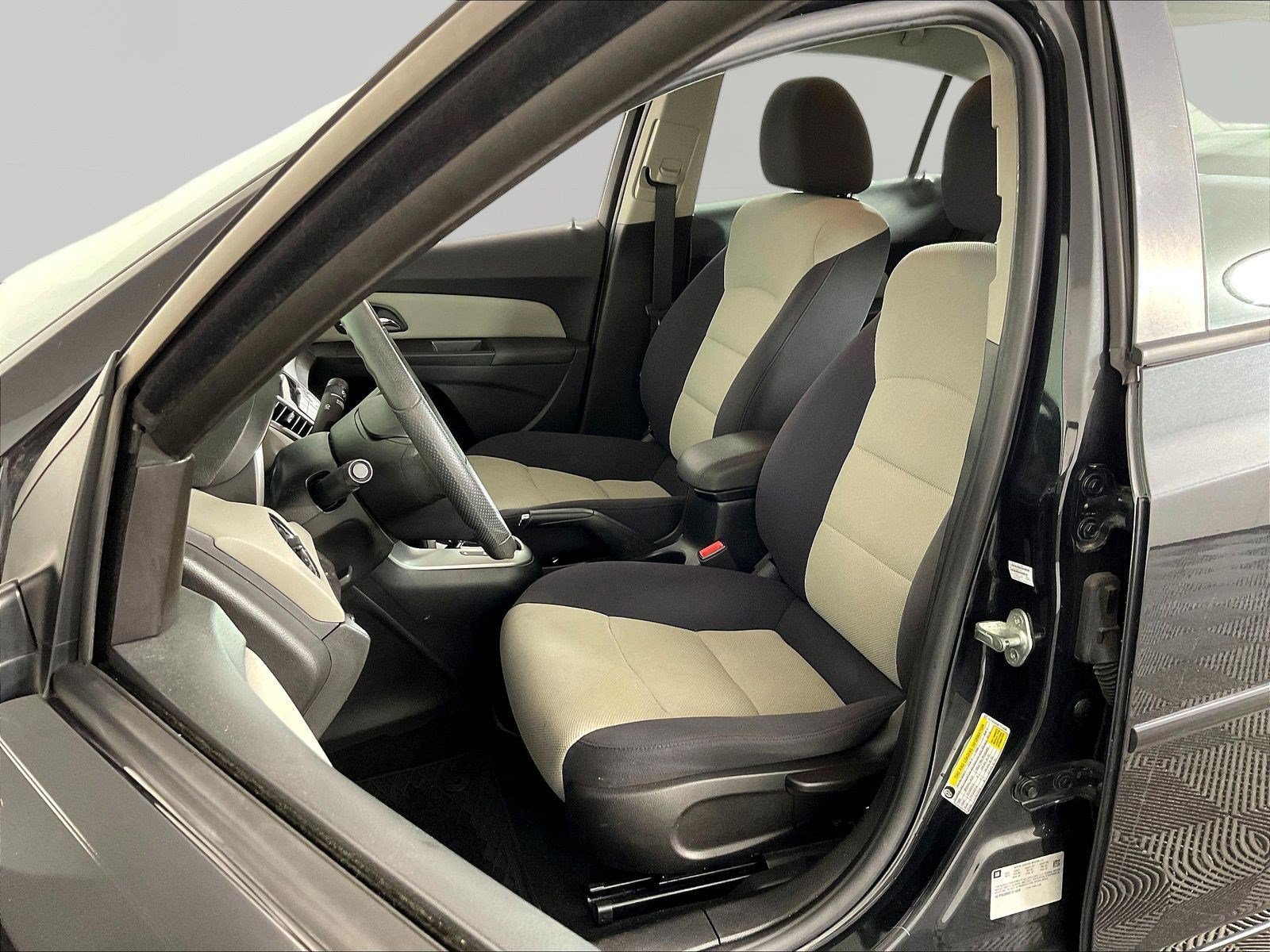 Used 2014 Chevrolet Cruze LS FWD image 20