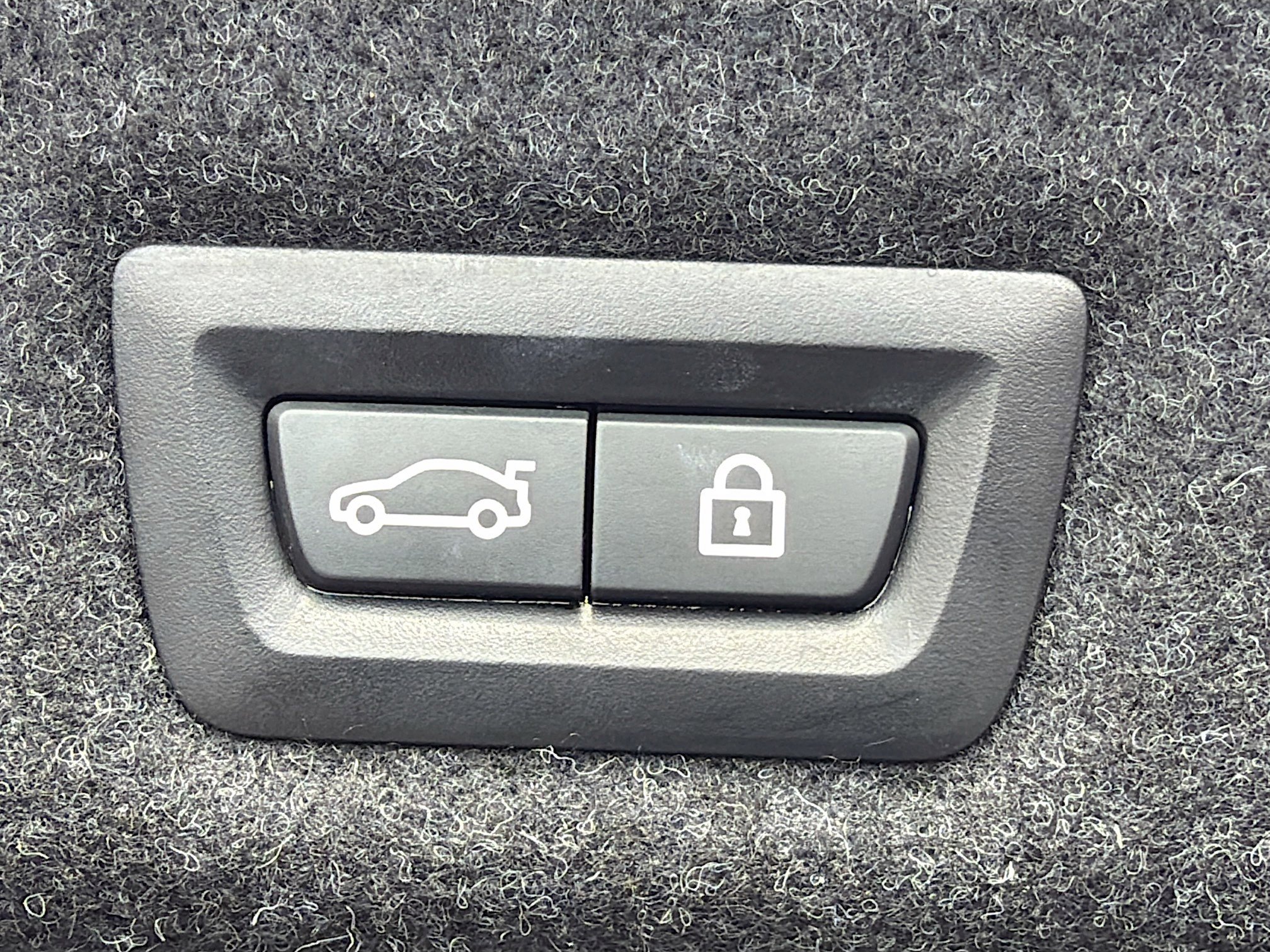 Used 2021 BMW 540i w/ Premium Package image 13