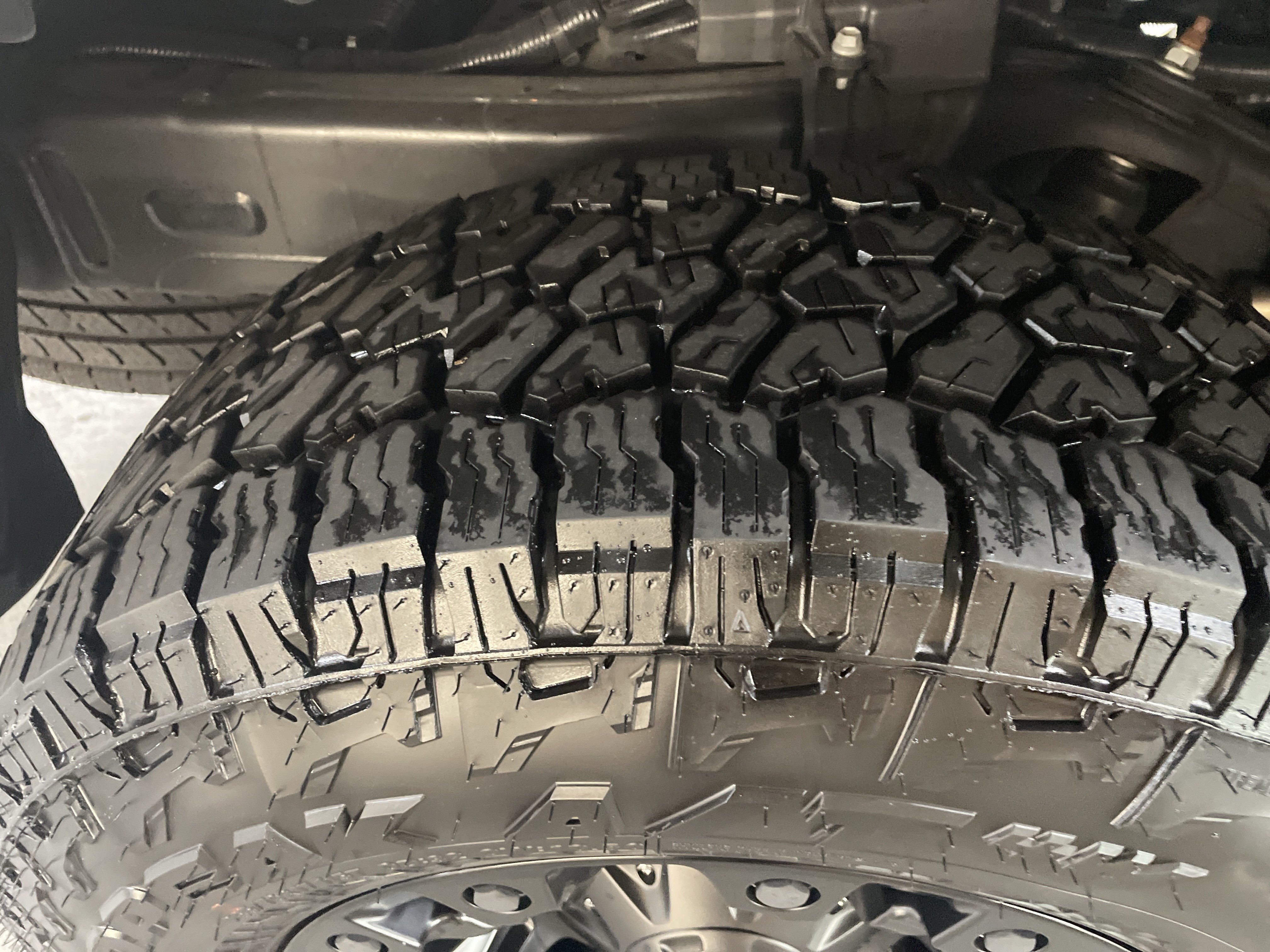 Used 2025 Toyota Tacoma SR5 AWD/4WD image 12