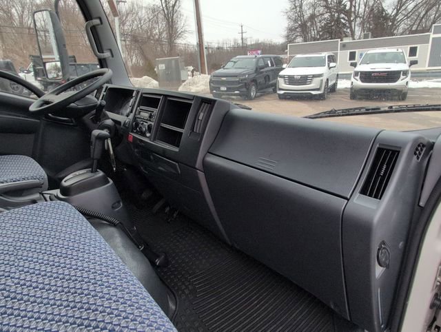 Certified 2024 Chevrolet Low Cab Forward image 25