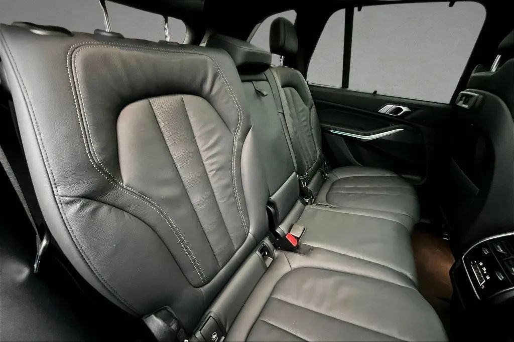 Used 2022 BMW X5 xDrive40i w/ M Sport Package AWD/4WD image 25