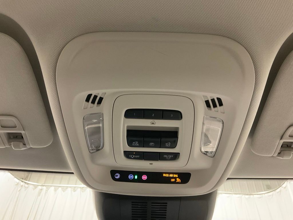 Used 2024 Buick Envision Avenir AWD/4WD image 24