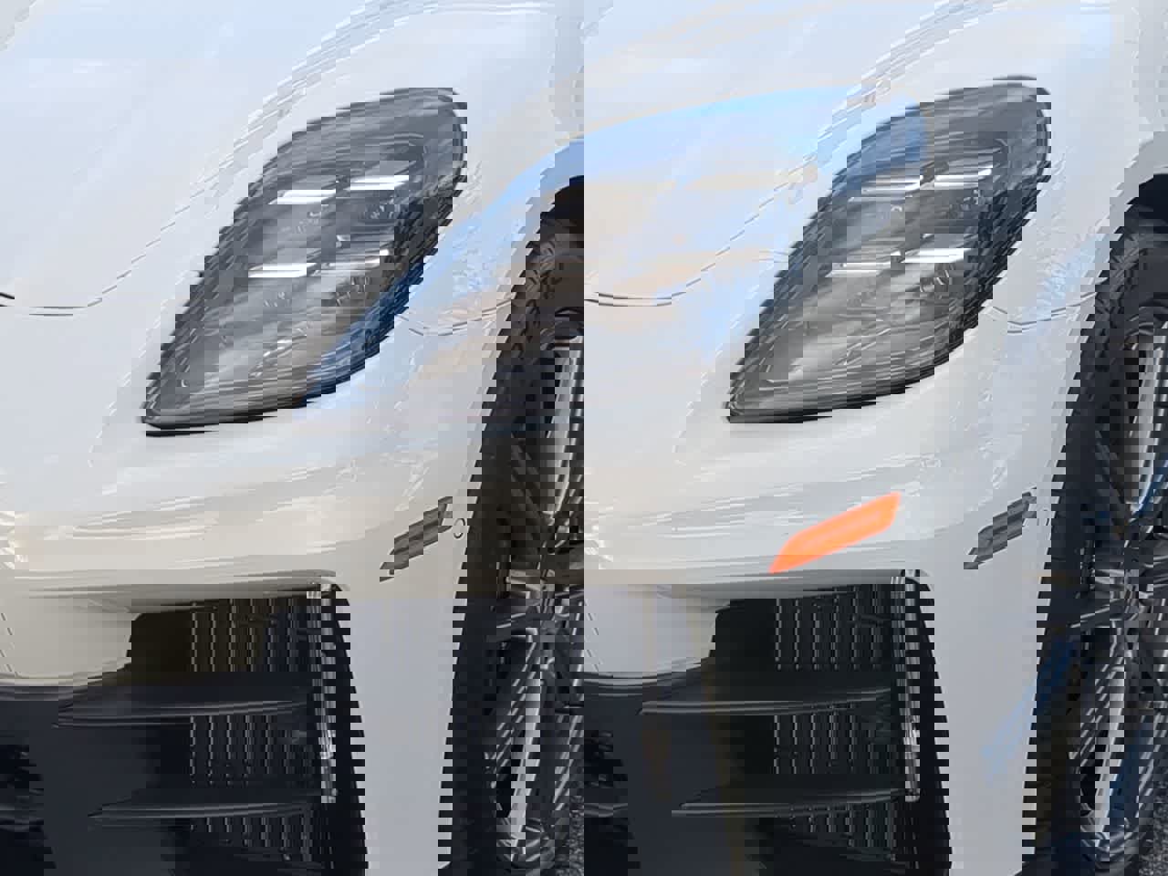 Used 2025 Porsche Panamera image 11