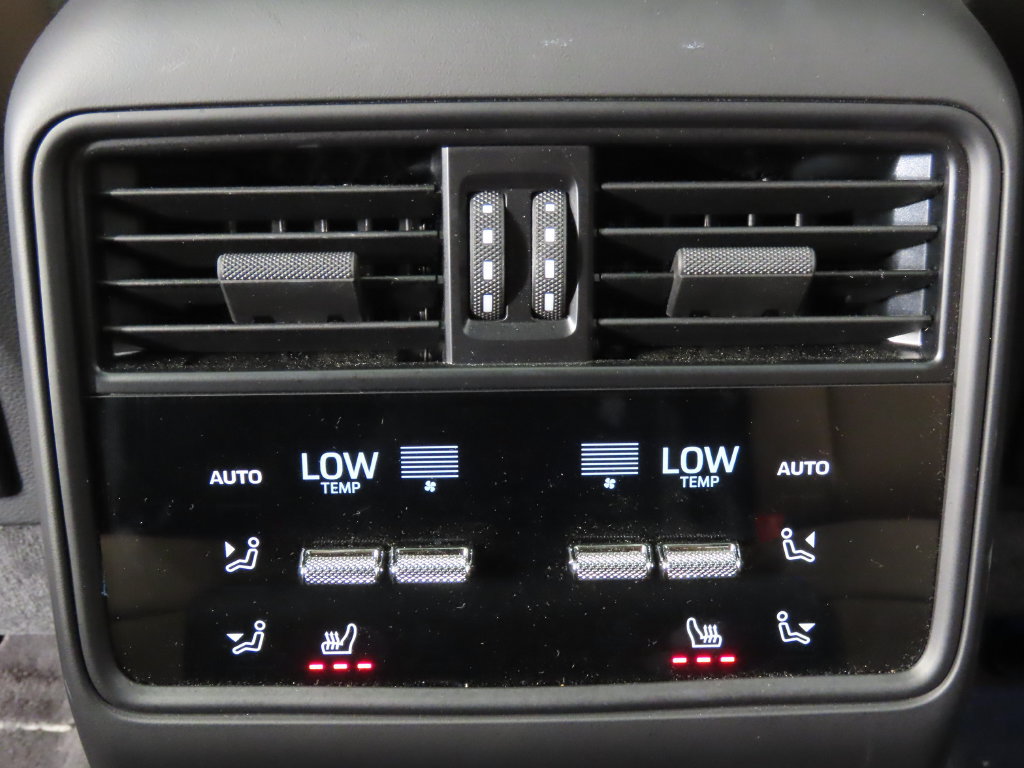 Certified 2025 Porsche Cayenne S AWD/4WD image 35