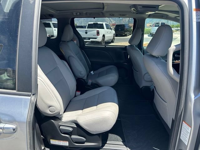 Used 2015 Toyota Sienna Limited AWD/4WD image 29