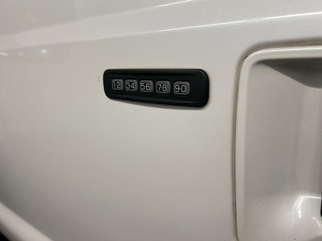 Used 2014 Ford F250 Platinum AWD/4WD image 39