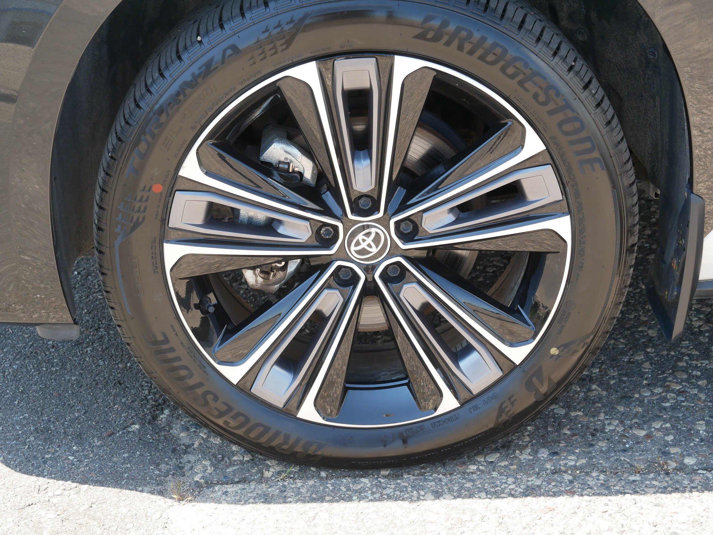 Used 2023 Toyota bZ4X AWD w/ Weather Package image 15