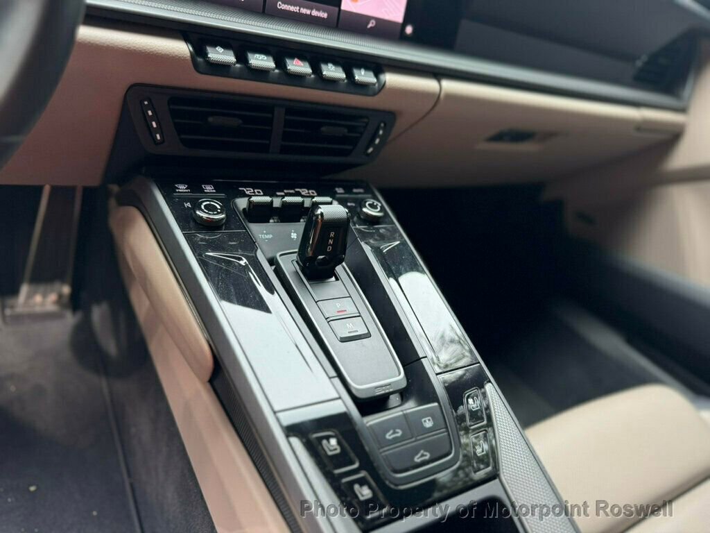 Used 2025 Porsche 911 Carrera image 30