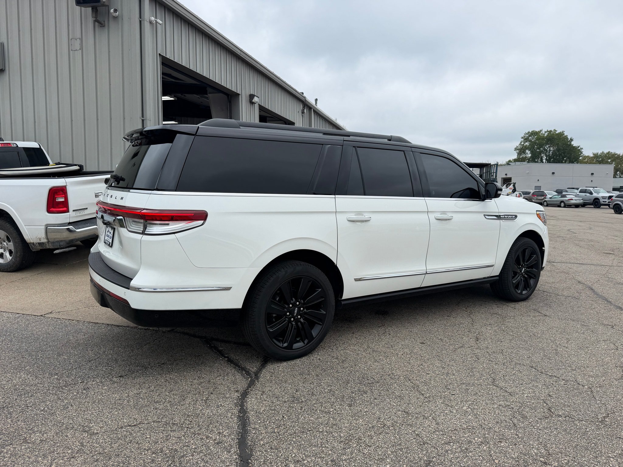 Used 2024 Lincoln Navigator L Black Label AWD/4WD image 4