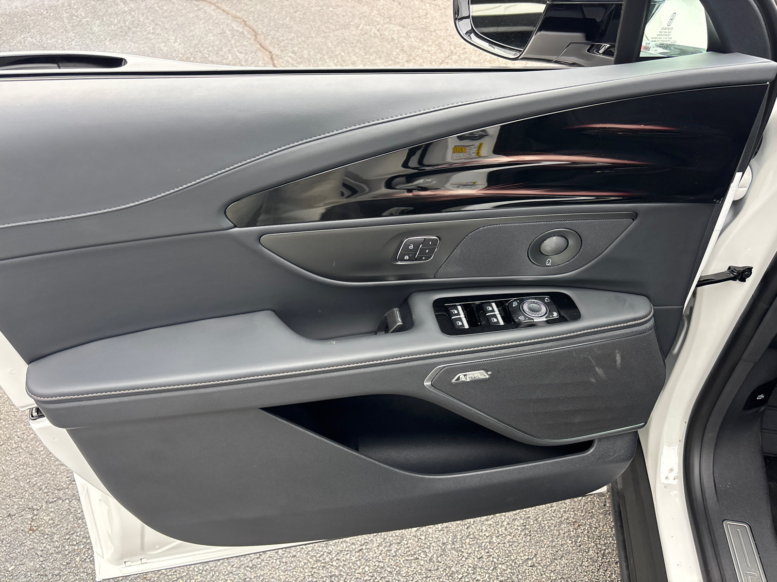 New 2026 Lincoln Nautilus Reserve AWD/4WD image 11