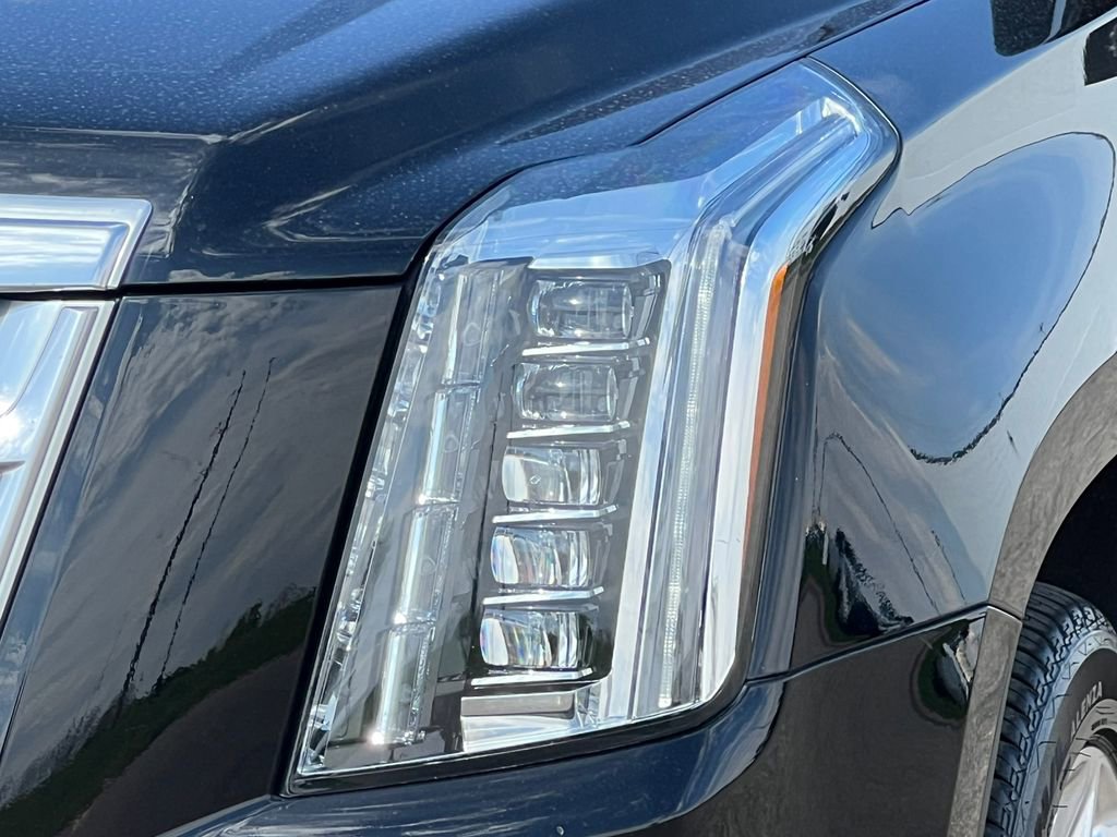 Used 2019 Cadillac Escalade Premium Luxury AWD/4WD image 44