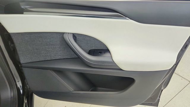 Used 2024 Tesla Model X Plaid image 24