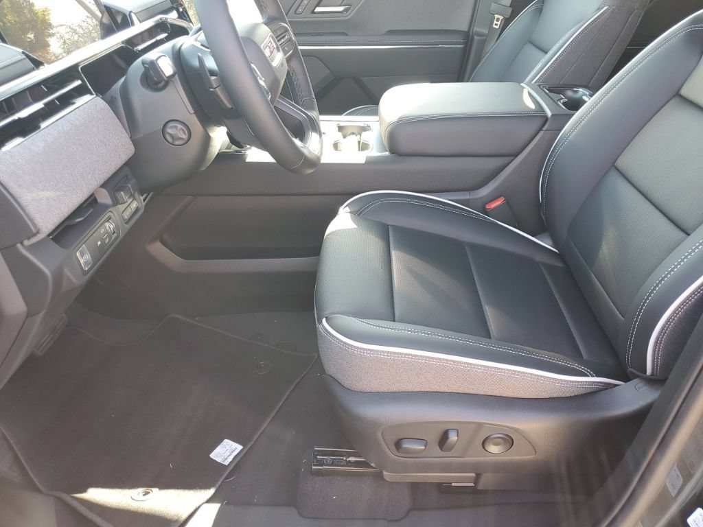 New 2026 GMC Sierra EV Elevation w/ Premium Package AWD/4WD image 32