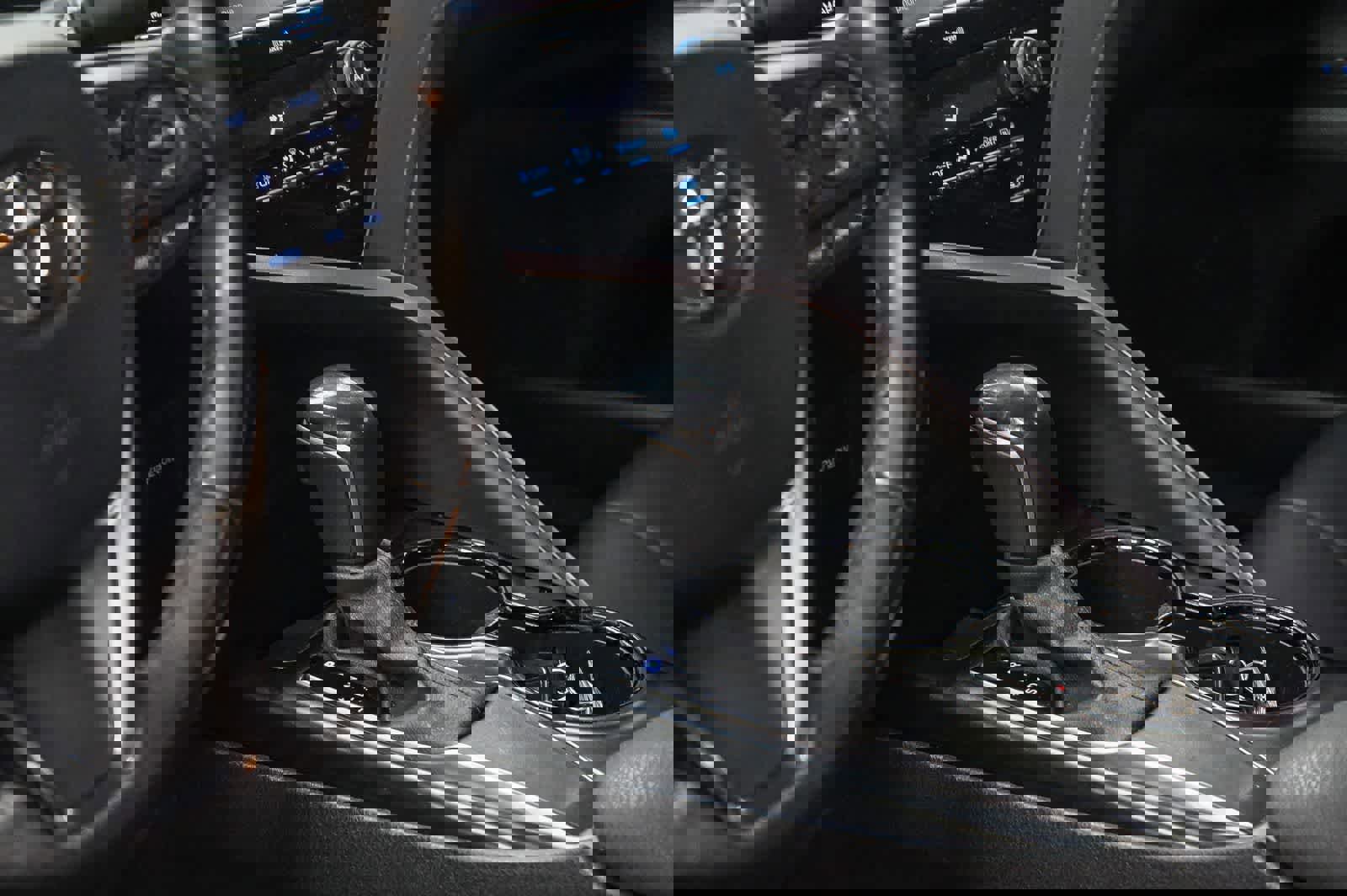 Used 2020 Toyota Camry SE w/ Convenience Package image 23