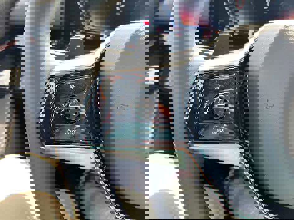 Certified 2024 BMW 530i xDrive w/ Premium Package image 28