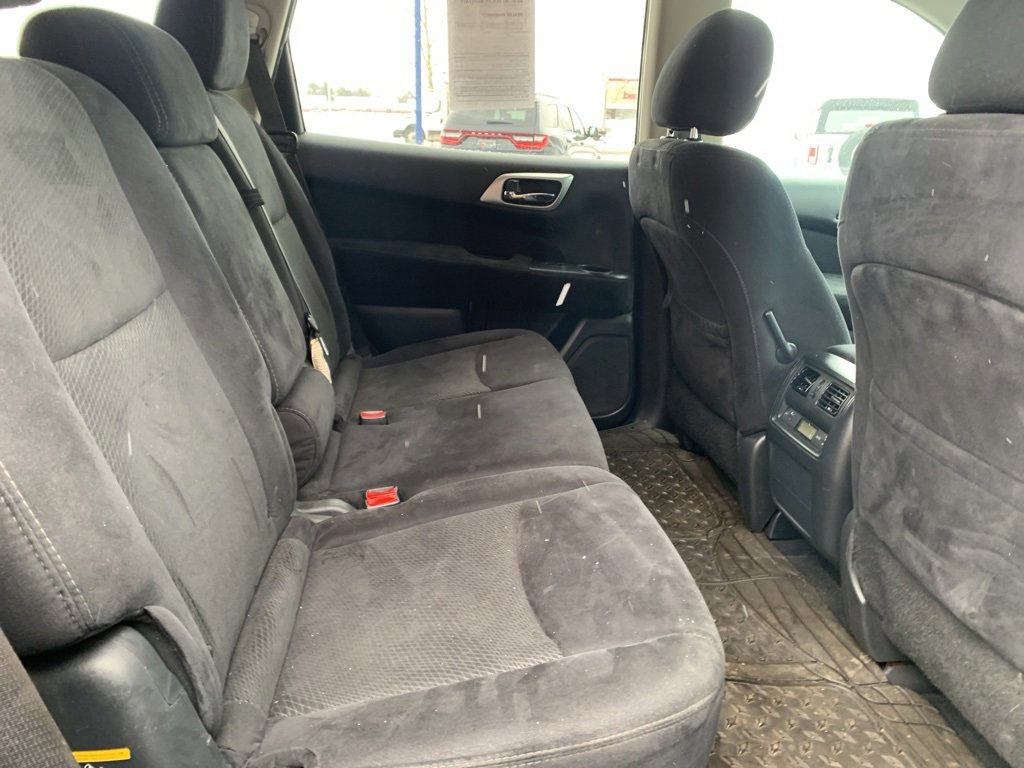 Used 2016 Nissan Pathfinder SV image 15
