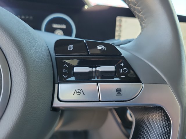 Used 2025 Hyundai Elantra SEL FWD image 18