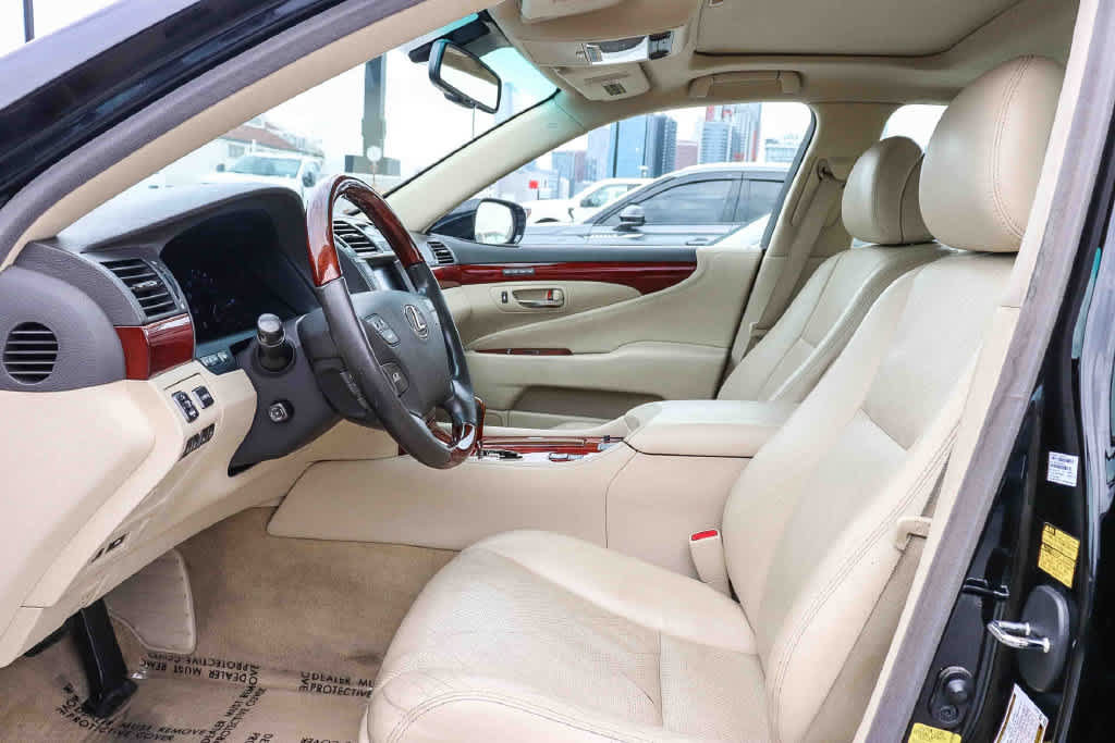Used 2012 Lexus LS 460 w/ Luxury Value Edition RWD image 17