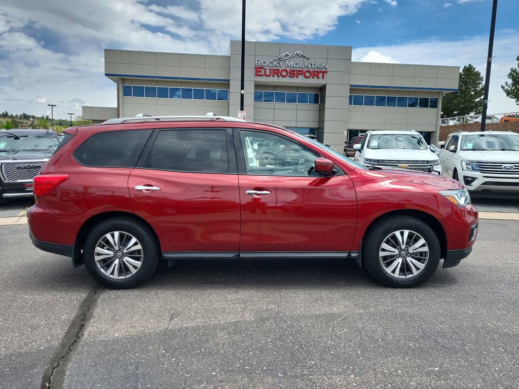 Used 2020 Nissan Pathfinder SL AWD/4WD image 3