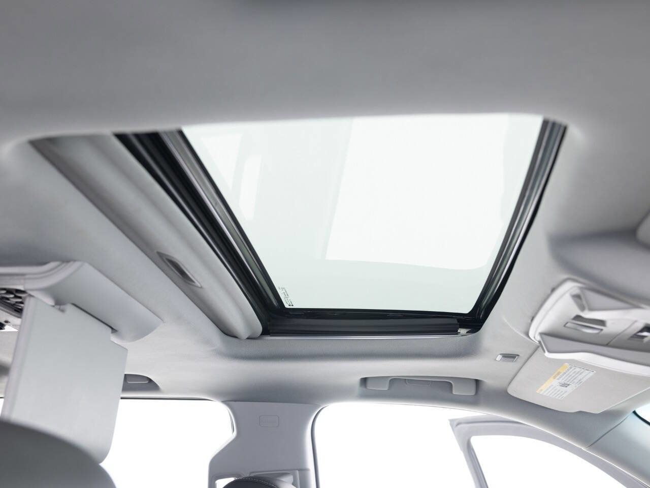 Used 2015 Chevrolet Suburban LTZ image 39