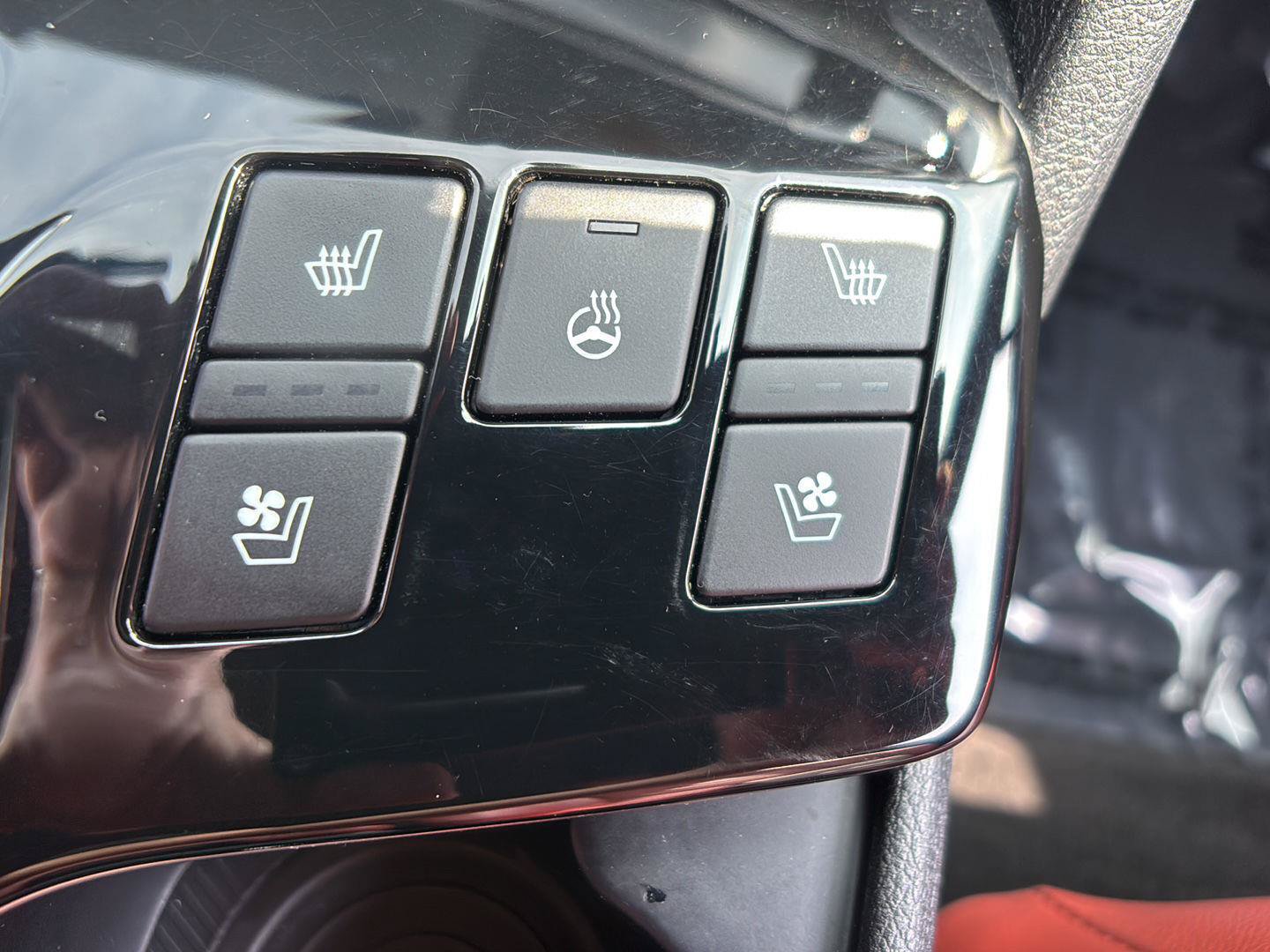 Used 2025 Kia Sportage SX FWD image 28