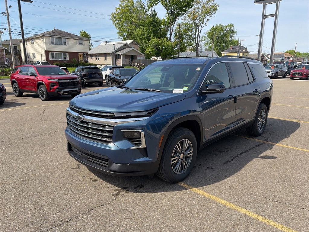 New 2026 Chevrolet Traverse LT w/ Driver Confidence Package AWD/4WD image 3