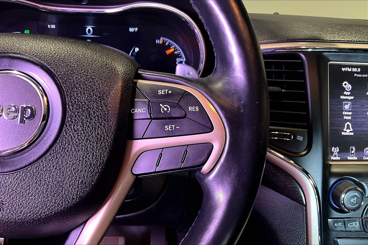 Used 2014 Jeep Grand Cherokee Altitude AWD/4WD image 12