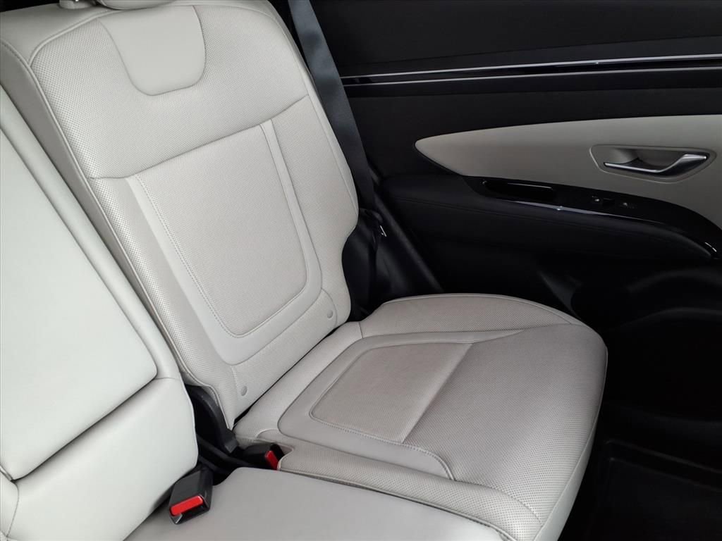 Used 2024 Hyundai Tucson Limited image 18