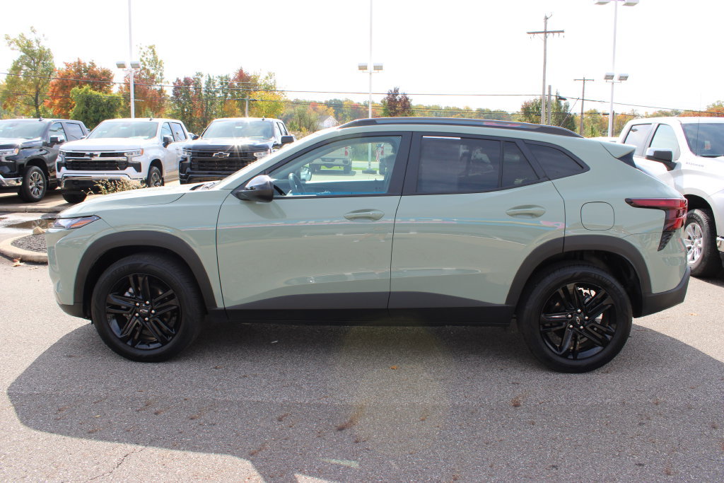 Used 2025 Chevrolet Trax ACTIV w/ Sunroof Package FWD image 25