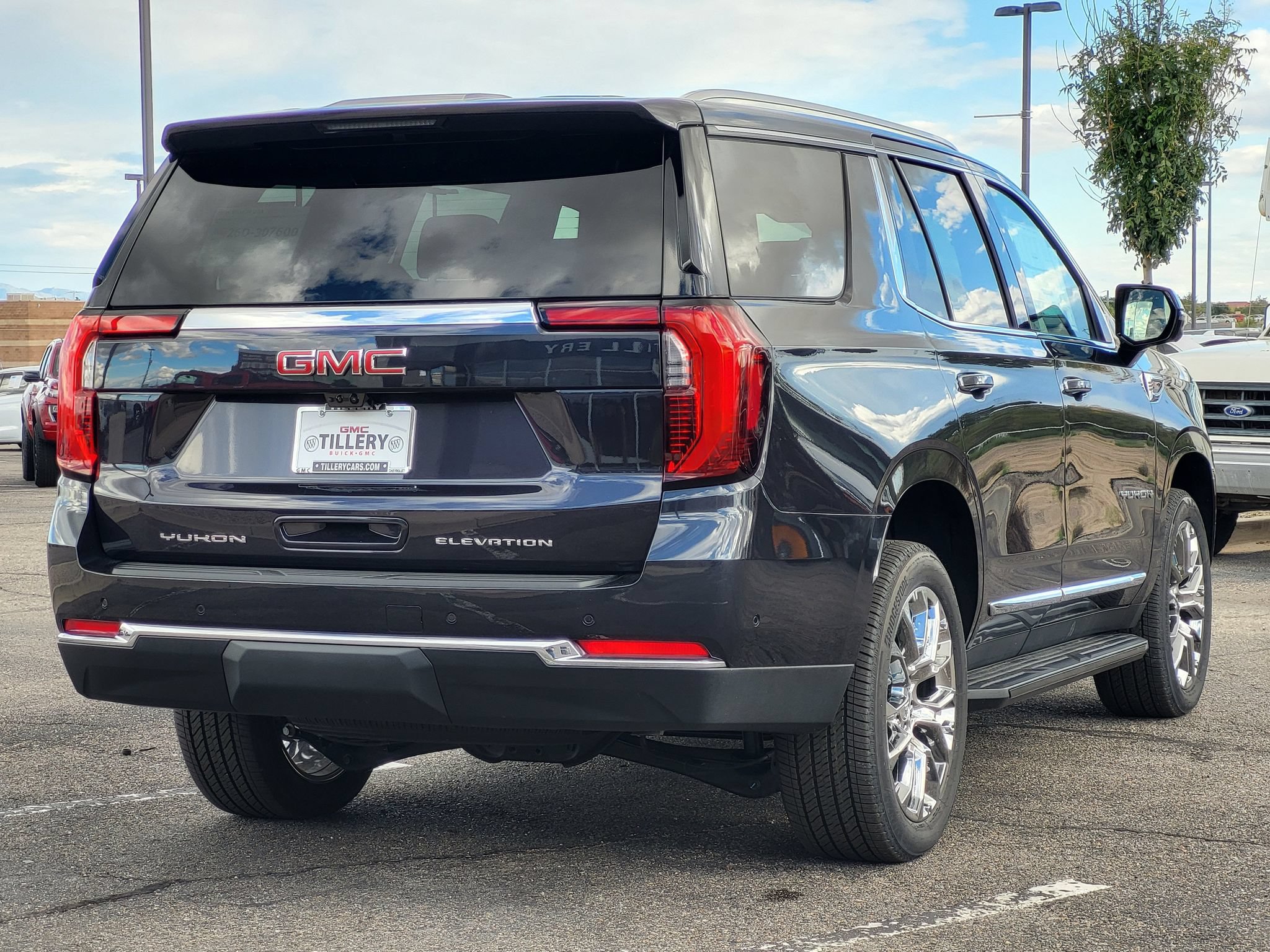 New 2026 GMC Yukon Elevation w/ Elevation Premium Package AWD/4WD image 7