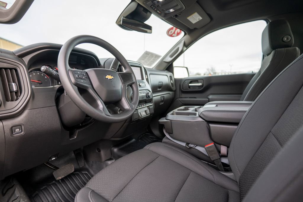 Used 2026 Chevrolet Silverado 1500 W/T w/ WT Value Package image 5