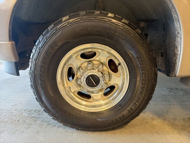 Used 2004 Ford Excursion Eddie Bauer image 28