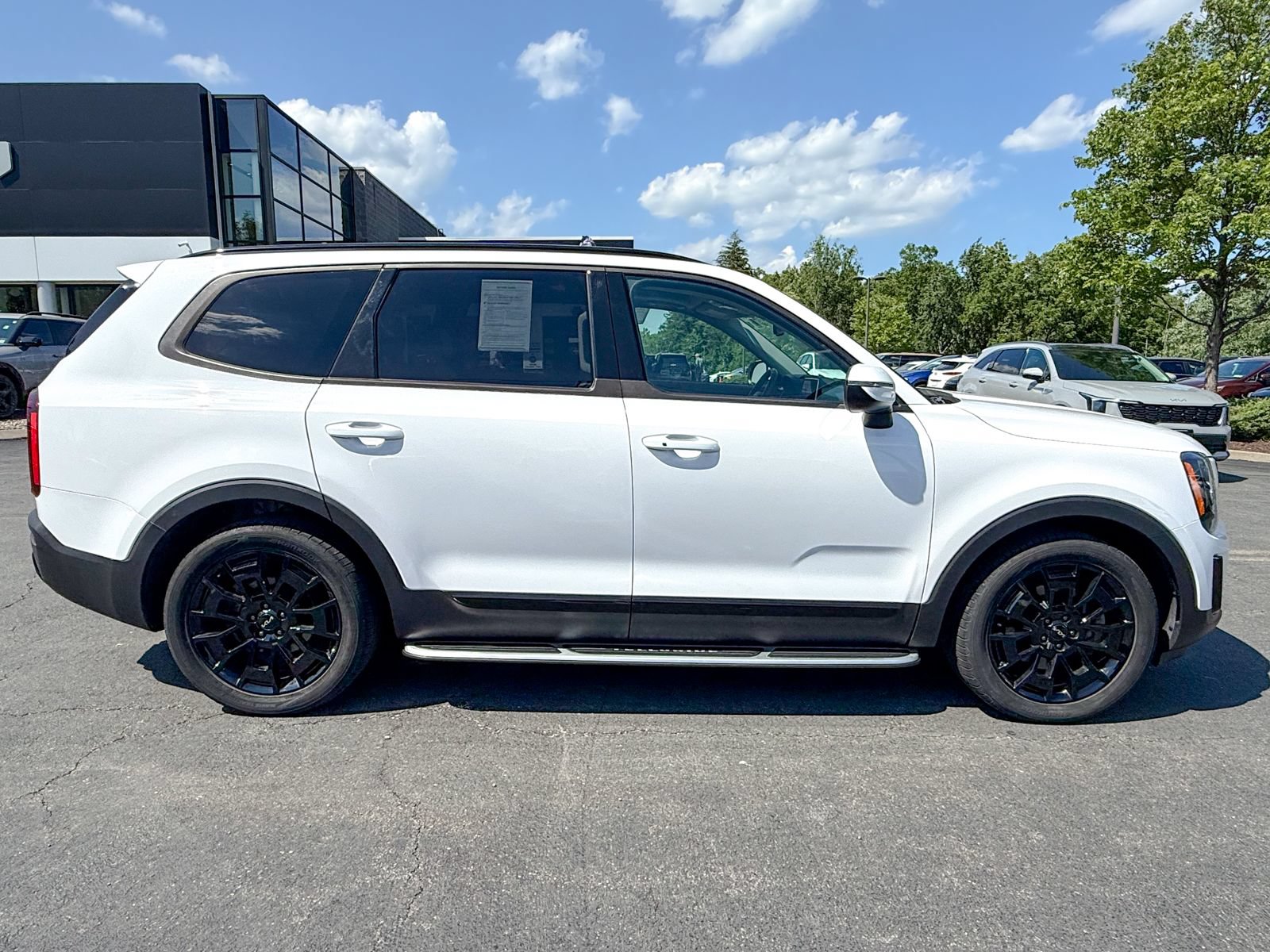Certified 2022 Kia Telluride EX w/ EX Premium Package AWD/4WD image 5