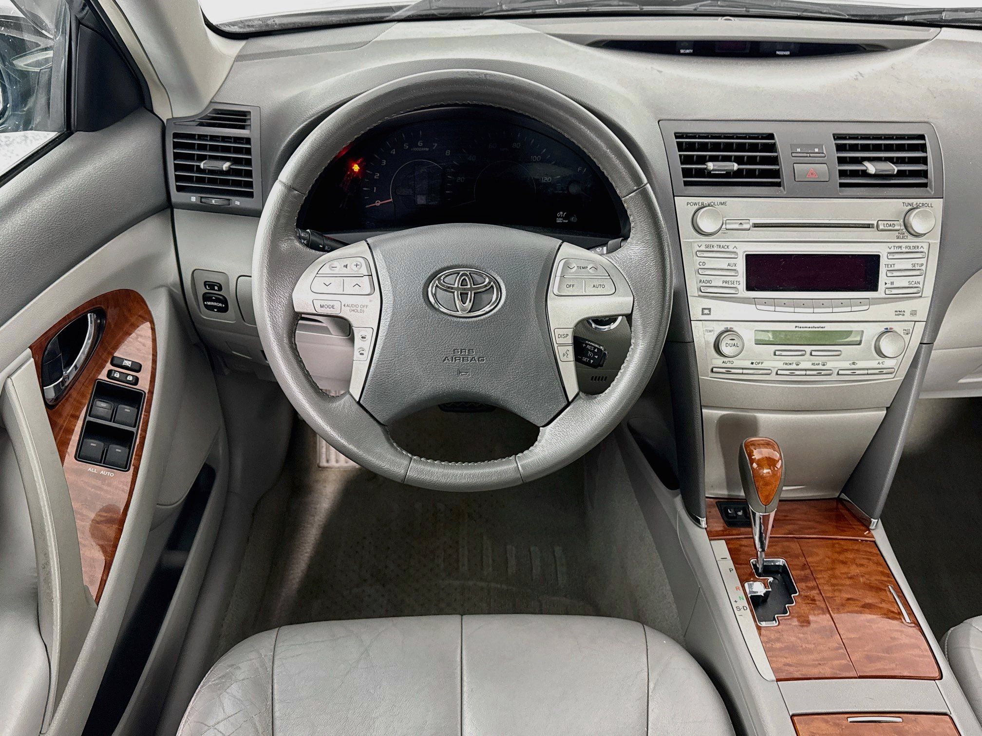 Used 2011 Toyota Camry XLE w/ XLE Extra-Value Pkg #2 FWD image 21