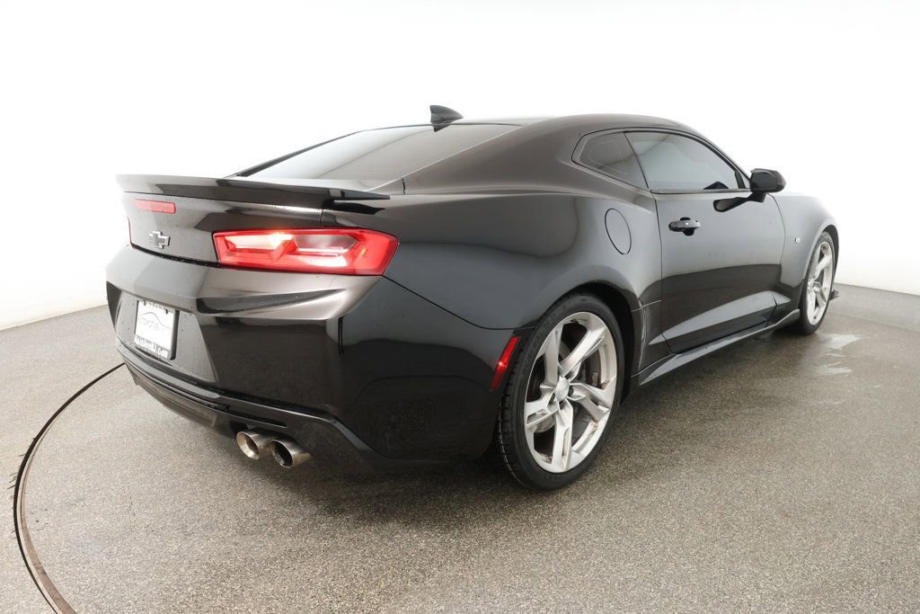 Used 2018 Chevrolet Camaro SS w/ LPO, Ground Effects Package image 4