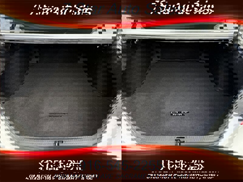 Used 2018 Toyota Camry SE image 18